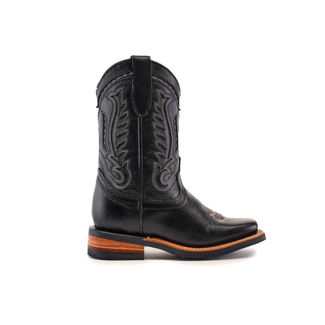 The Barcelona Black Lustre Rodeo Toe boot, made of premium cowhide leather, features shaft stitching, a wooden heel and sole, and a pull strap.