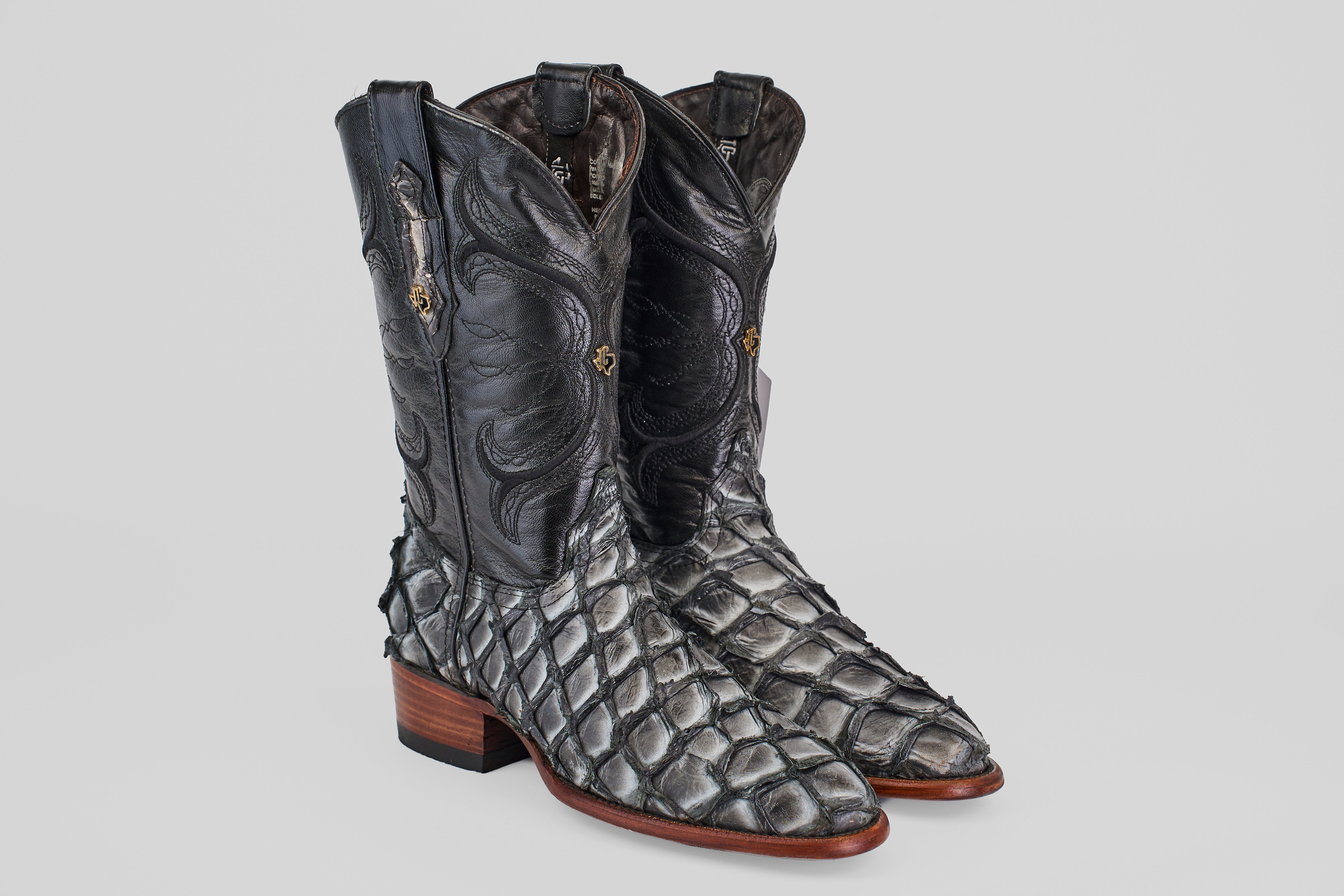 Connor Pirarucu Fish Boots - Newspaper - Roper Toe (TP120) – Gomez ...