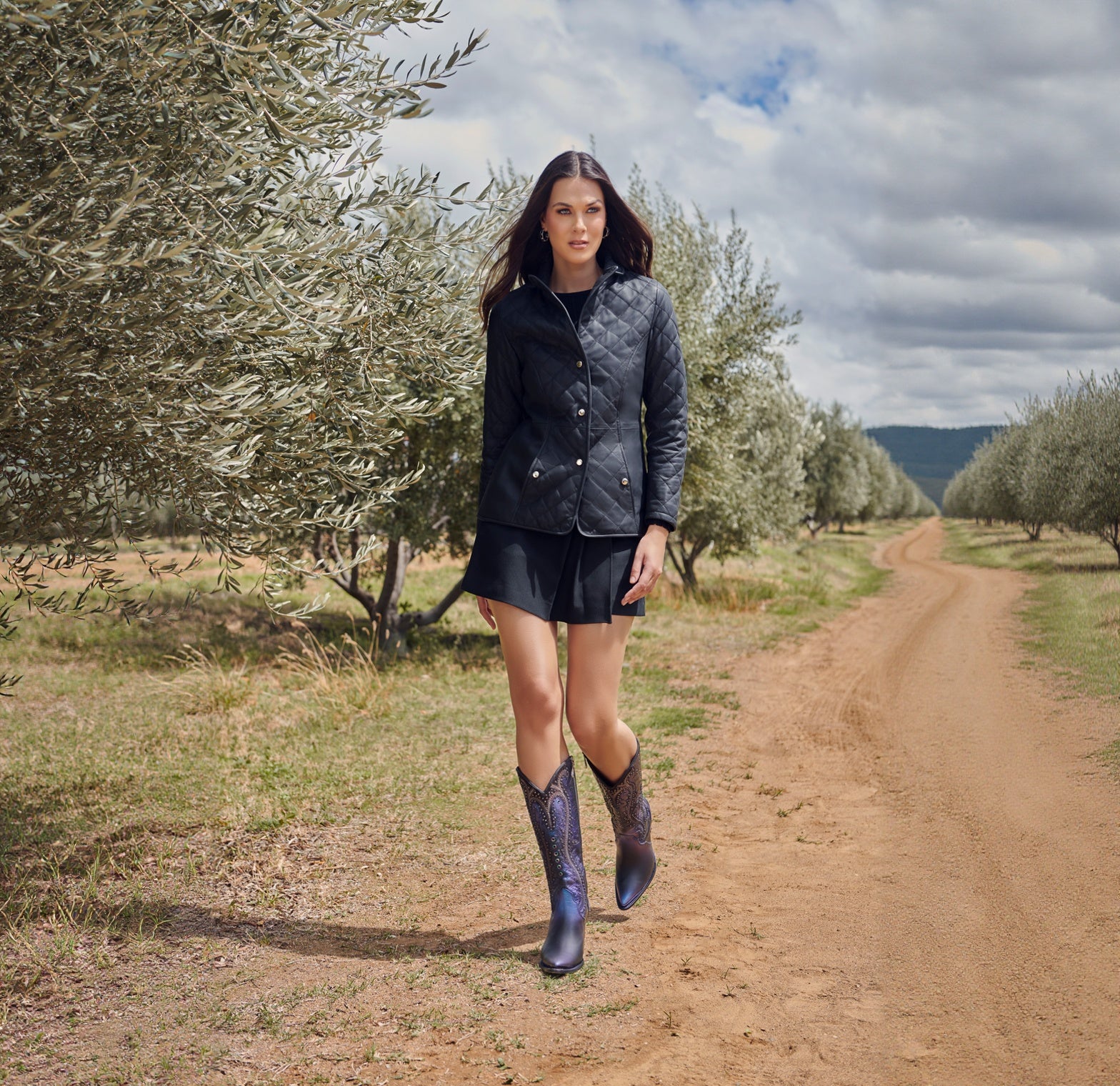 Black Overlay & Embroidery & Studs - Snip Toe | Cuadra | Apparel