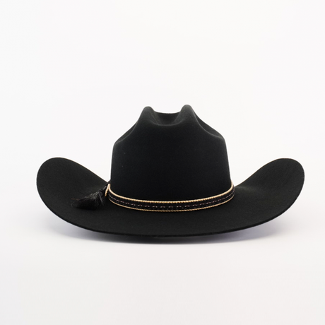 The 6X Doble SS Black is a premium cowboy hat crafted from sheeps wool felt, featuring a curved brim and decorative band with a small tassel. Set against a plain white background, this timeless accessory captures the essence of Western headwear at its finest.