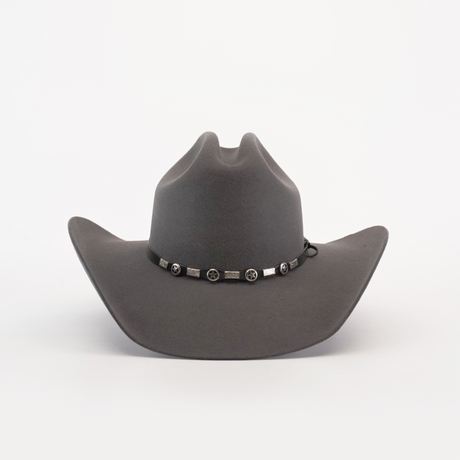 The 6X Dallas Oxford is an elegant gray felt hat that exudes Western sophistication. It features a wide brim and a decorative band with star-shaped conchos at the crowns base, all crafted from premium sheep wool against a plain white backdrop.