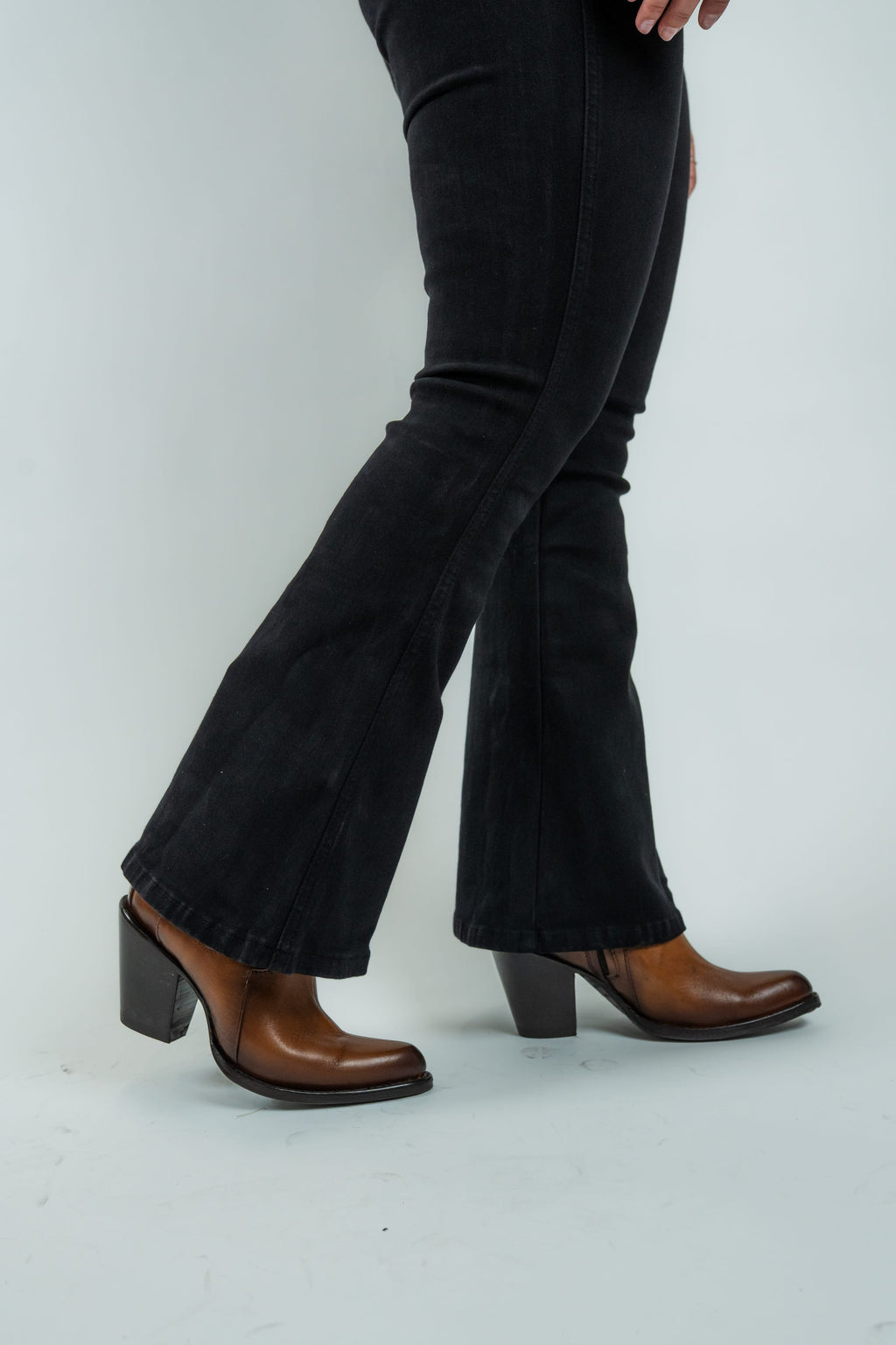 Western Blue Pantalones Women's High-Rise Flare Dark Denim Jeans (W2372-PB)